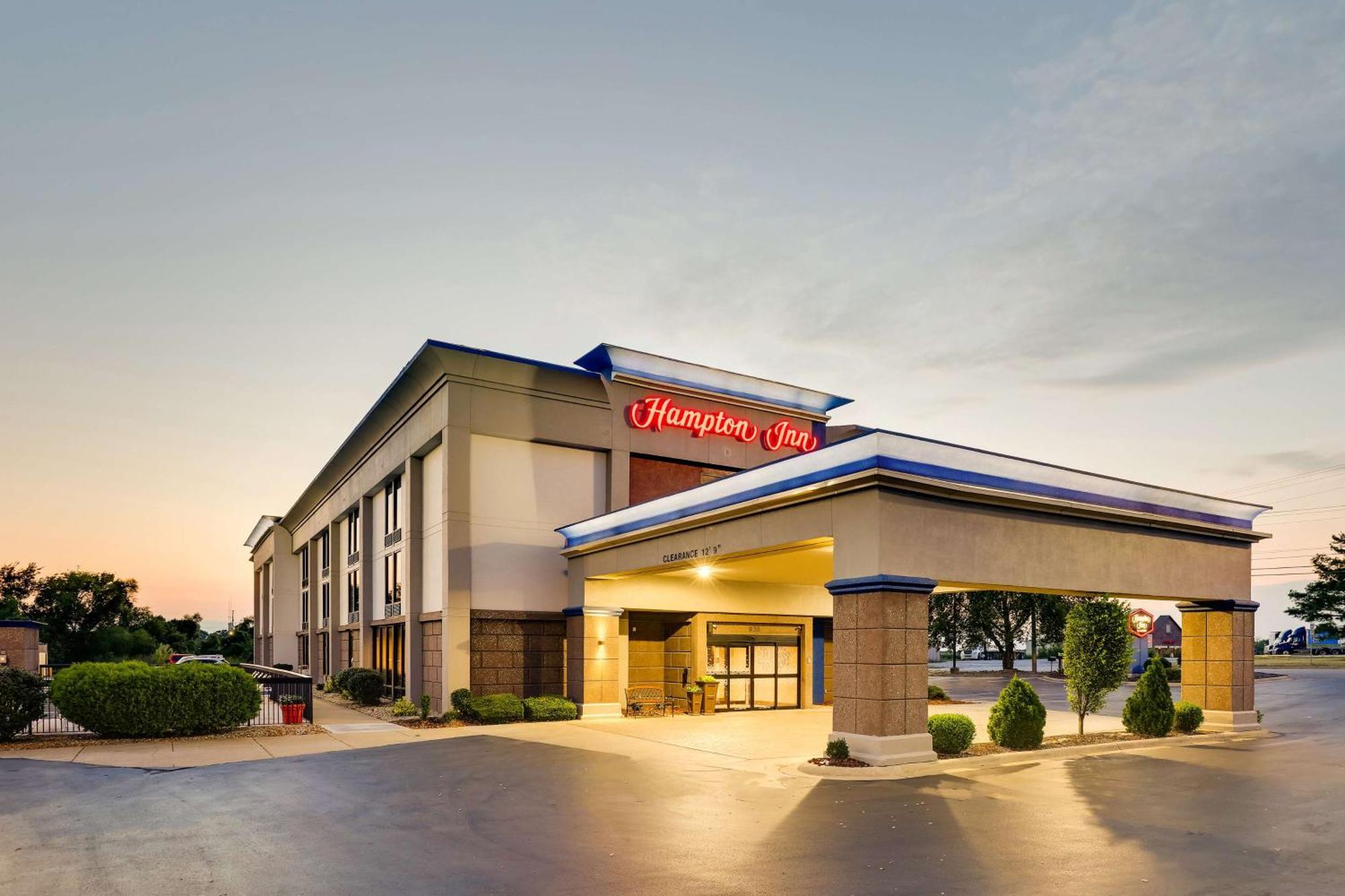 Hampton Inn Lebanon Bagian luar foto